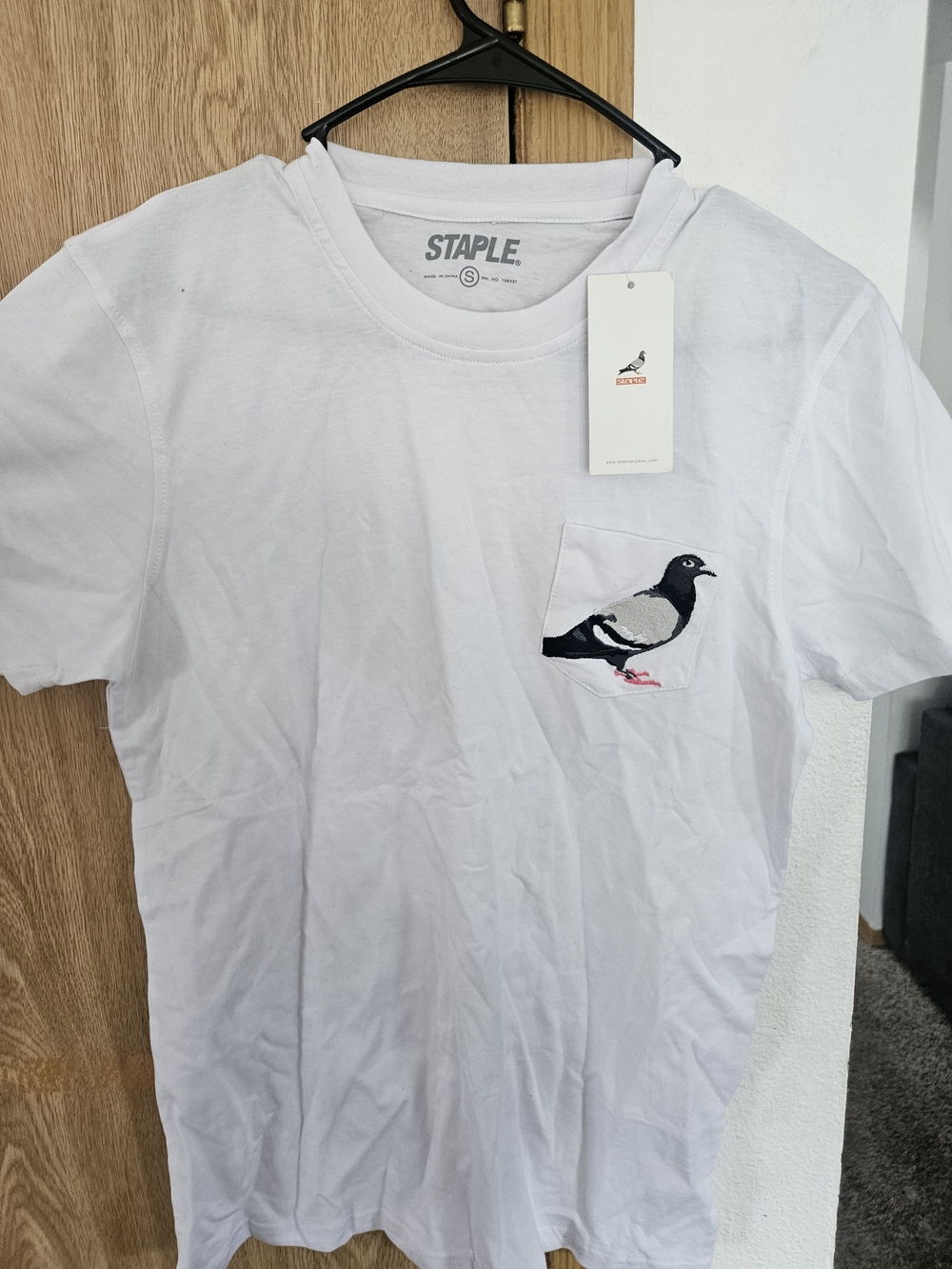 Staple White T-Shirt with Black & Gray Pigeon Pocket Size Small